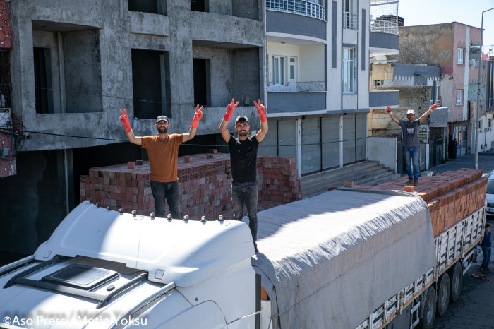 Batman’da DEM Parti'den kenti baştan başa geçen final konvoyu