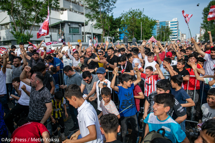 Petrolspor taraftarlarının şampiyonluk kutlamalarından kareler
