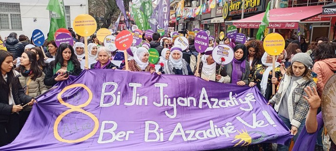 Kadınlar 8 Mart’a Yürüyor