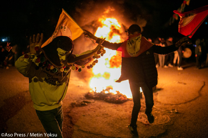 İlk Newroz Ateşi Batman'da Yakıldı Kürtler Ateşle Dans Etti