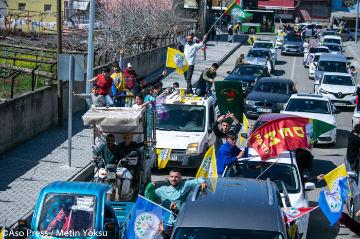 Batman’da DEM Parti'den kenti baştan başa geçen final konvoyu