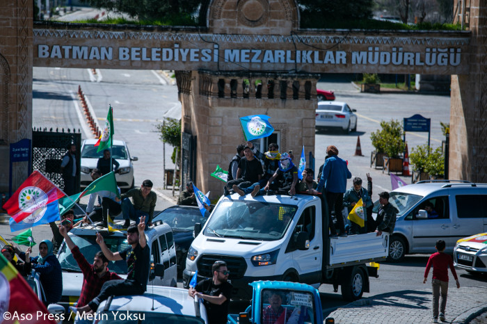 Batman’da DEM Parti'den kenti baştan başa geçen final konvoyu