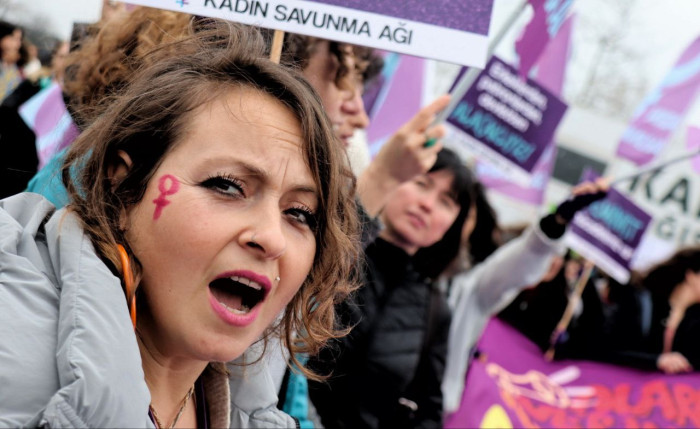 Kadınlar 8 Mart’a Yürüyor