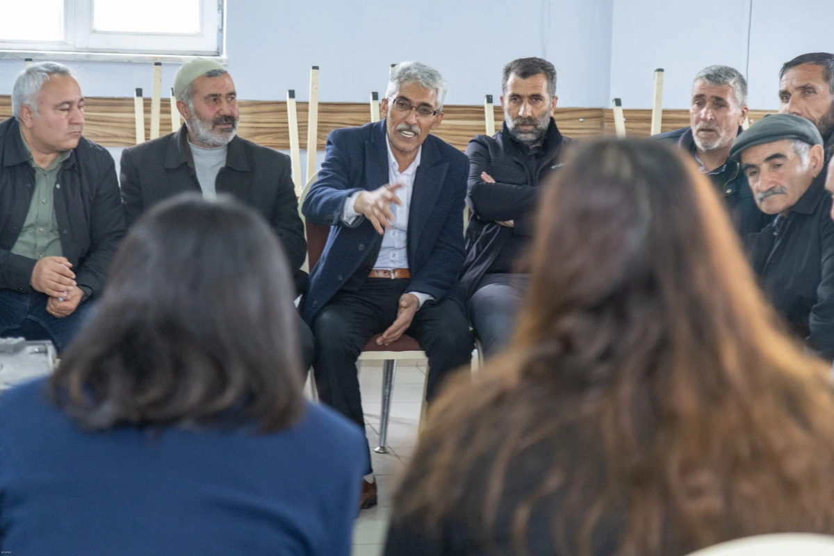 DEM Parti'den çifçi buluşması: Çiftçi borç batağında, ithalat politikaları üretimi bitiriyor
