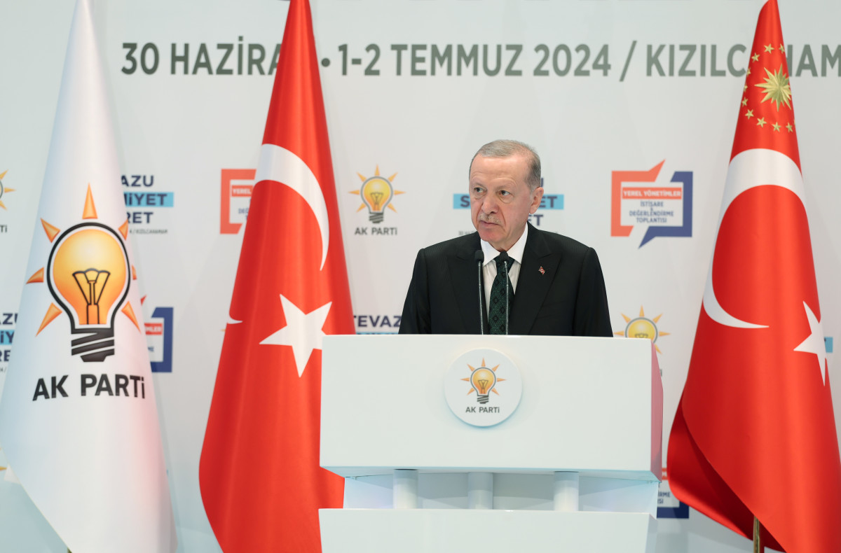 Erdoğan yapılan zamları eleştirdi: Ekmekten suya ellerinin altındaki her şeye zam yapıyorlar 