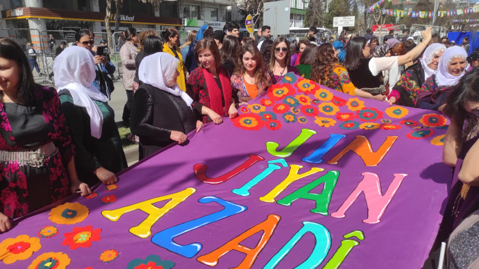 Kadınlar 8 Mart alanlarında