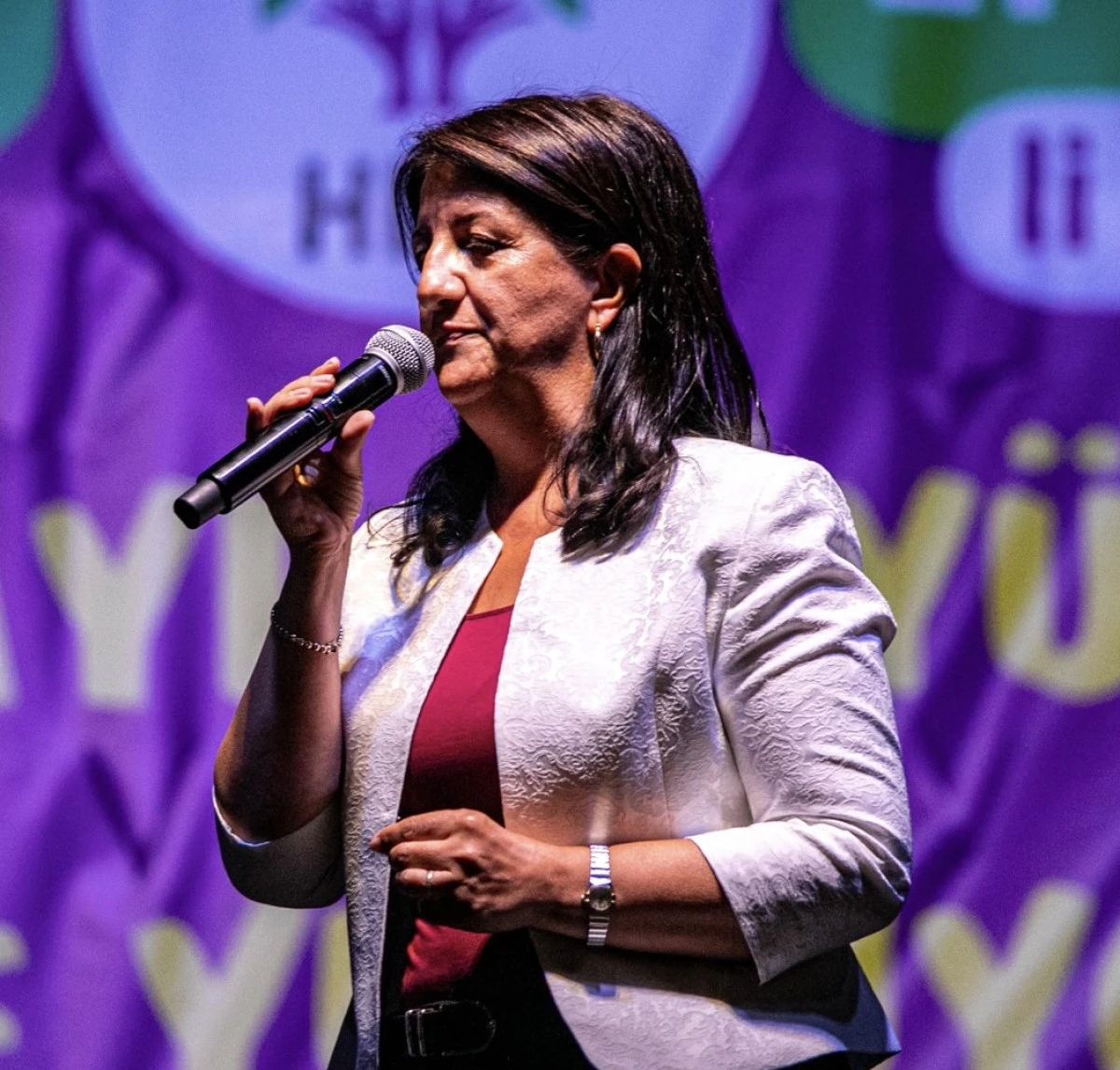 Pervin Buldan mecliste grubu bulunan partilerin İmralı’ya gideceğini açıkladı