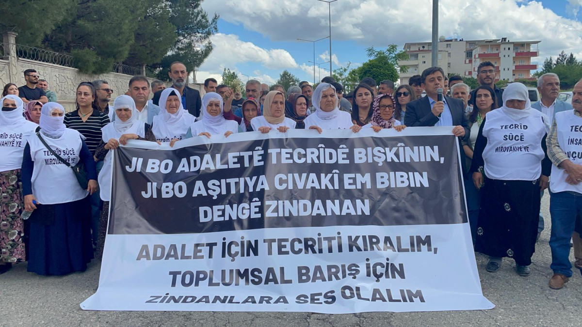 Tiryaki: Tecriti barışın önüne konulmuş barikat olarak görüyoruz